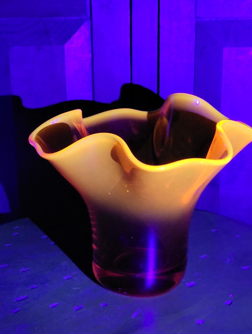 Amberina Glass Ruffle Vase - Picture 14 of 15